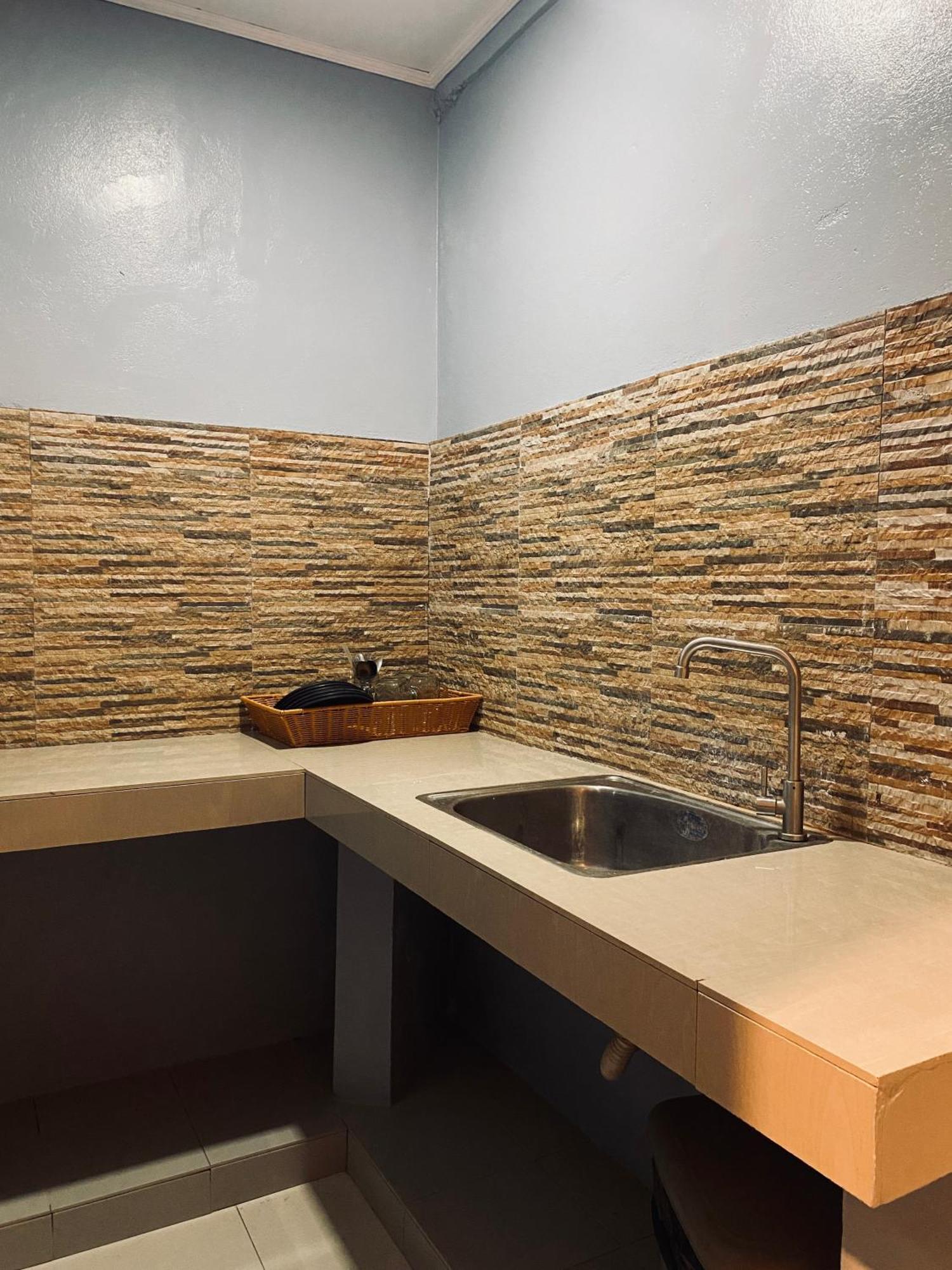 Lakayo Hillside Apartelle San Juan  Esterno foto